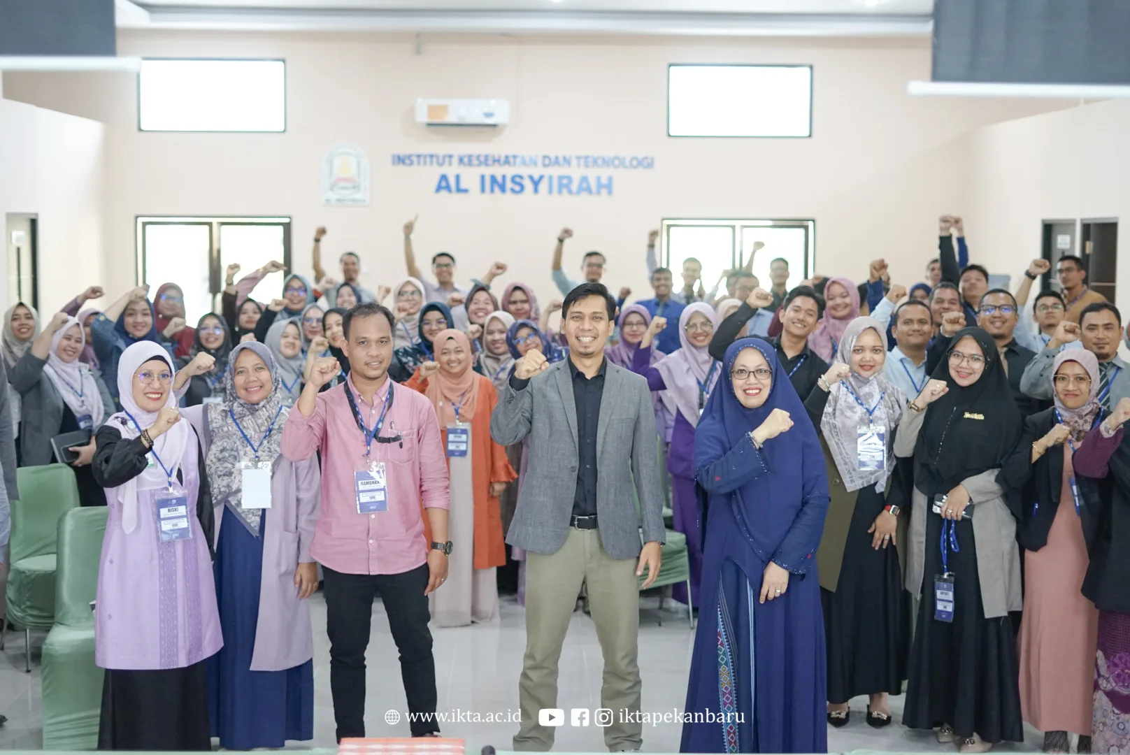 Dosen dan Karyawan IKTA Mengikuti Kegiatan Peningkatan Komunikasi sebelum Kegiatan PBM Dimulai