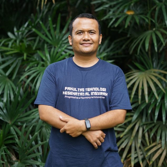 Adri Yanto, M.Kom Adri Yanto, M.Kom